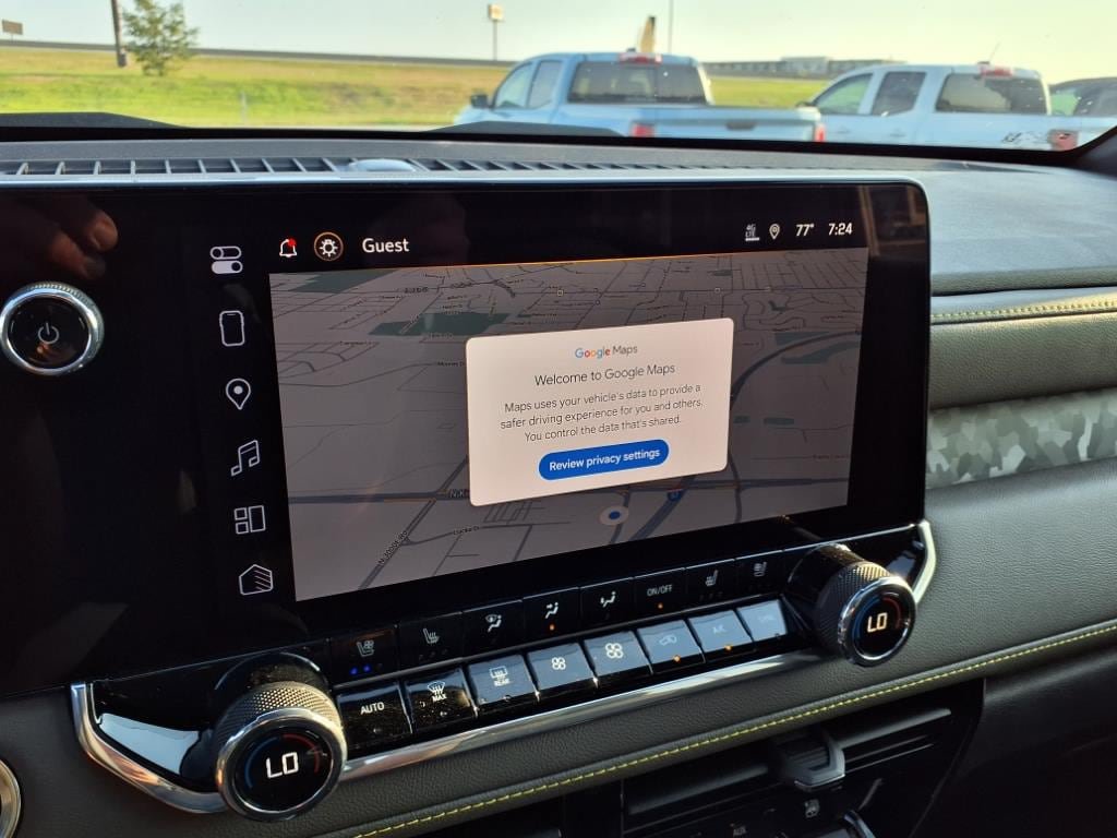 New 2025 Chevrolet Colorado ZR2 w/ Technology Package AWD/4WD image 14