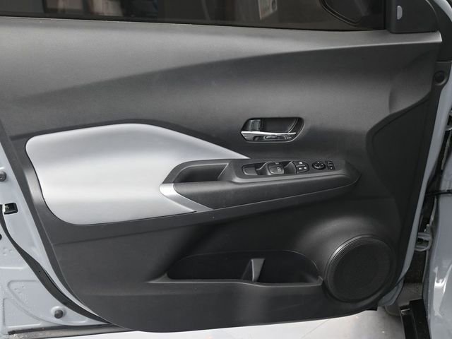 Used 2023 Nissan Kicks SR w/ SR Premium Package image 9