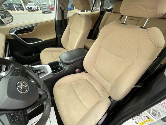 Used 2022 Toyota RAV4 LE FWD image 10