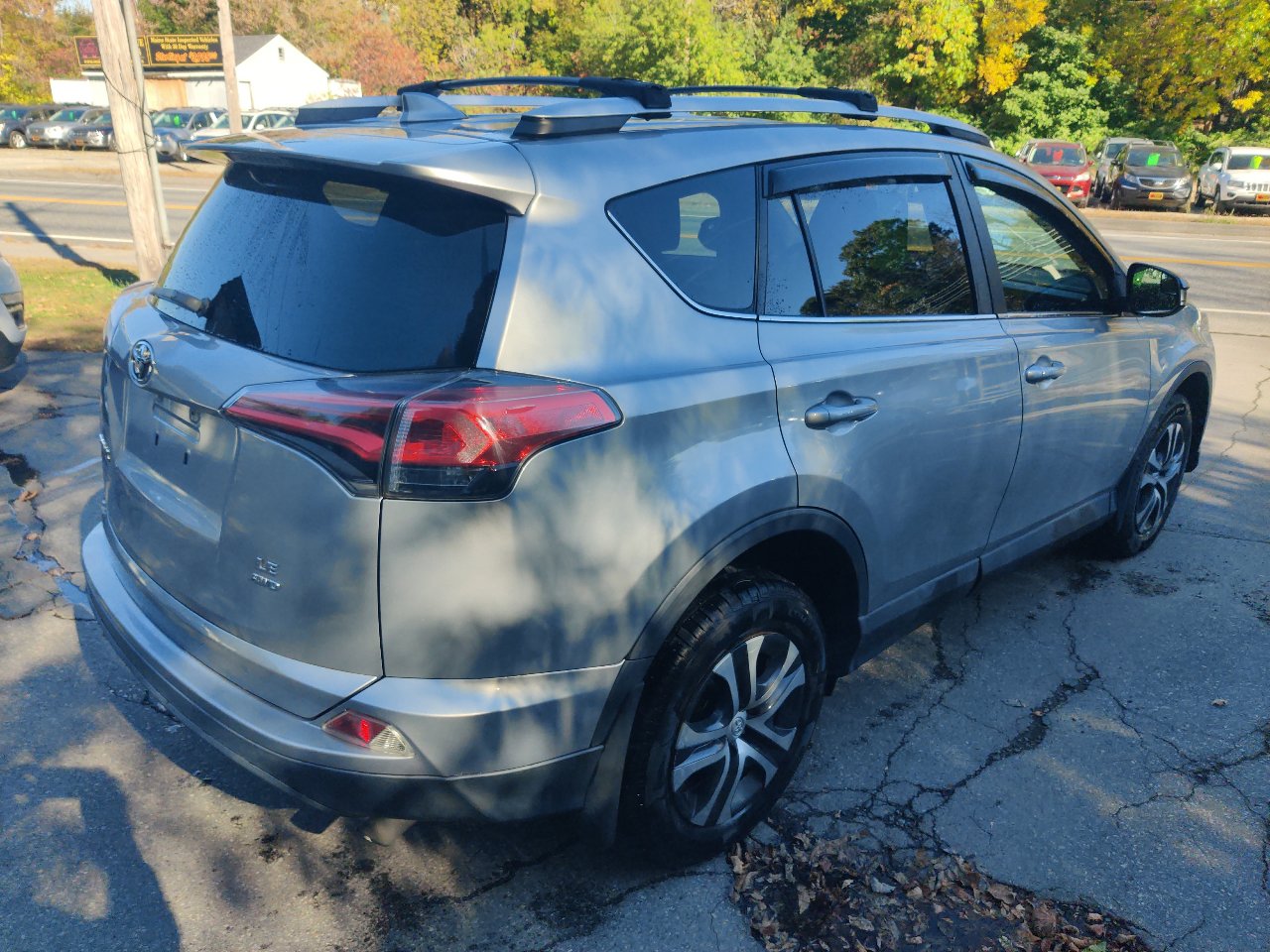 Used 2016 Toyota RAV4 LE image 6