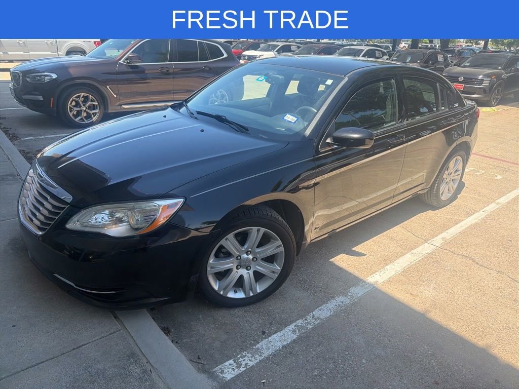Used 2013 Chrysler 200 Touring FWD image 5