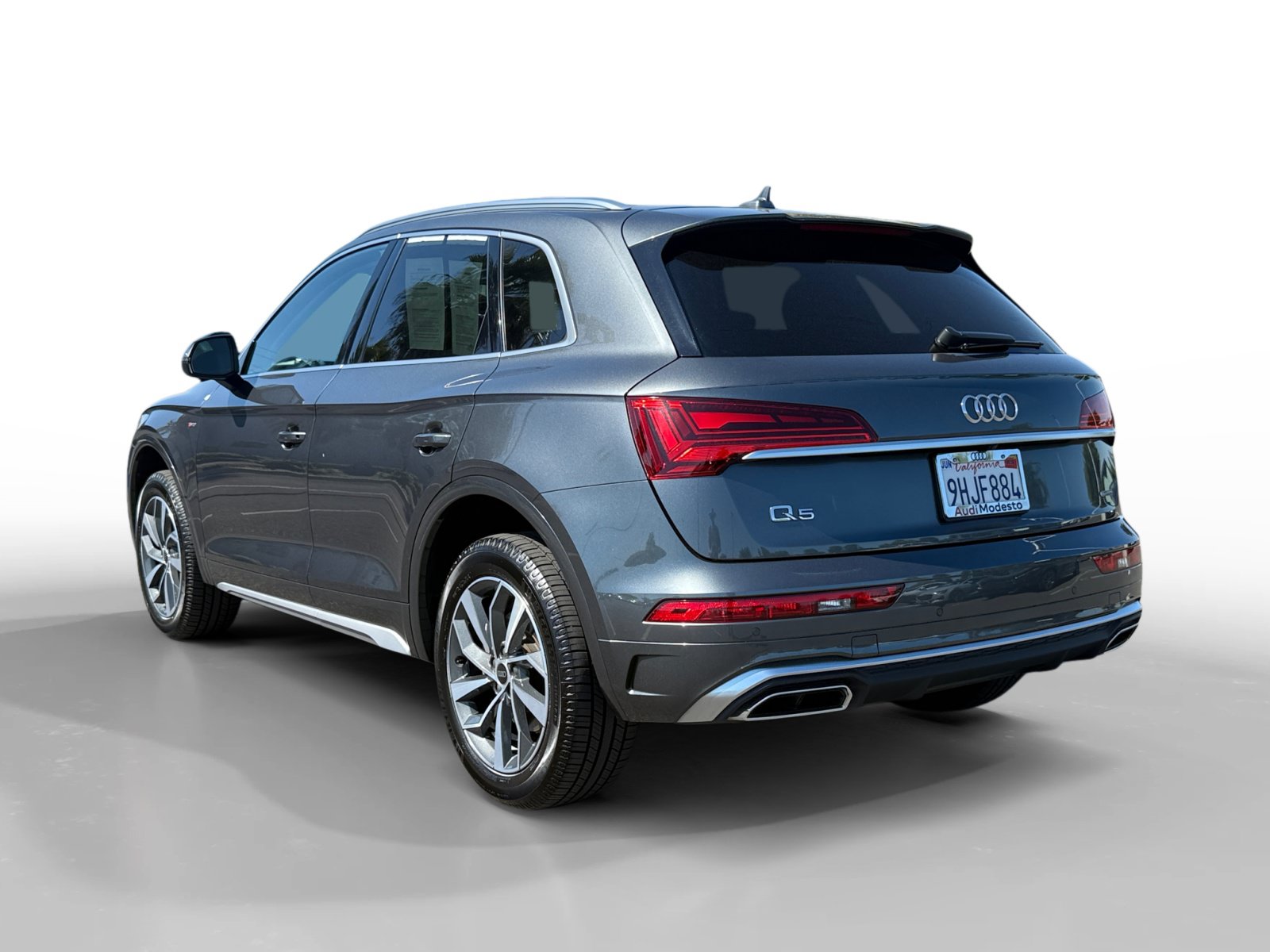 Used 2023 Audi Q5 2.0T Premium Plus w/ Premium Plus Package AWD/4WD image 3