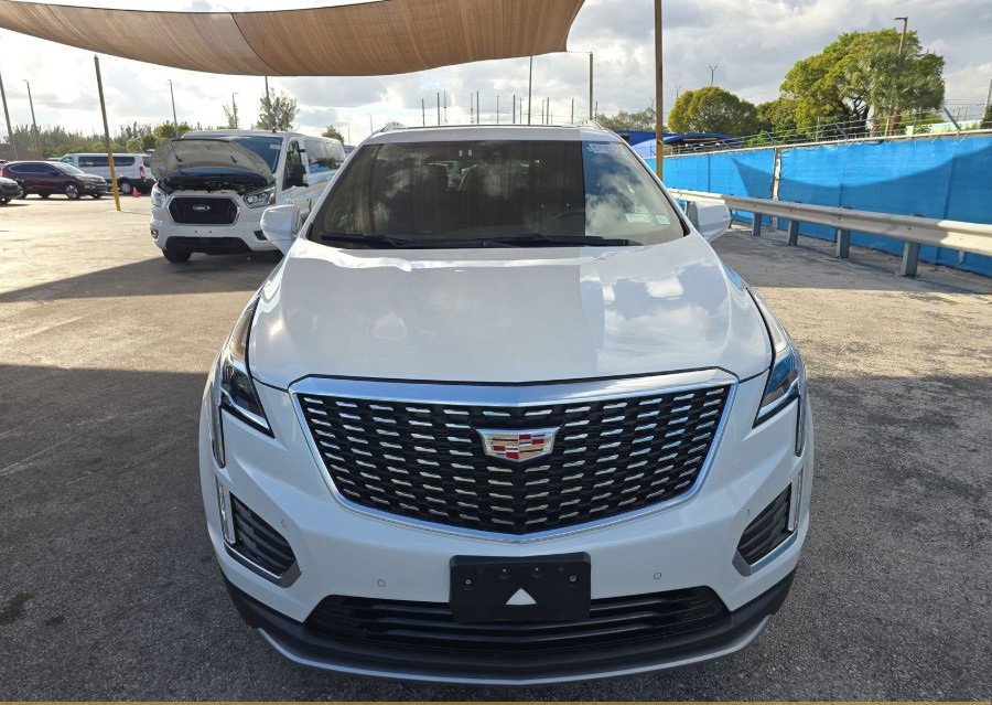 Used 2024 Cadillac XT5 Premium Luxury image 2