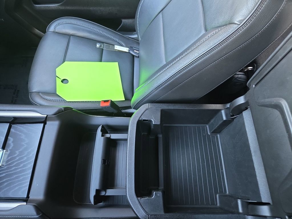 Used 2022 GMC Yukon Denali image 28