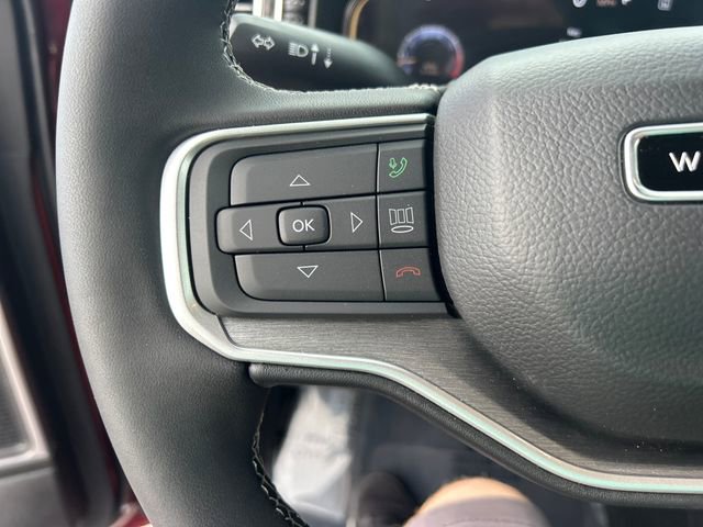 New 2025 Jeep Wagoneer Series III w/ Rear Seat Video Group 1 image 18