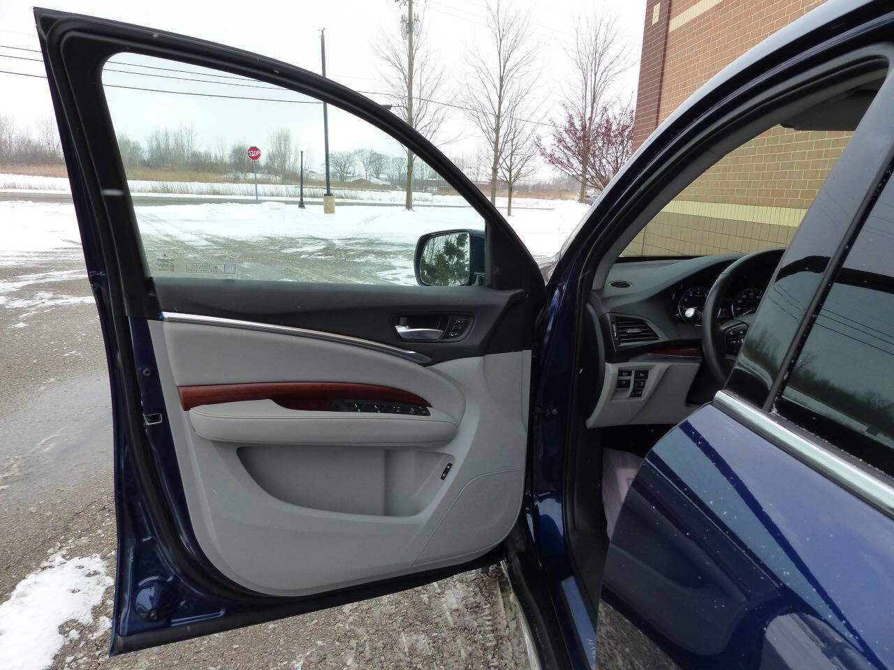 Used 2018 Acura MDX SH-AWD w/ Advance Package image 17