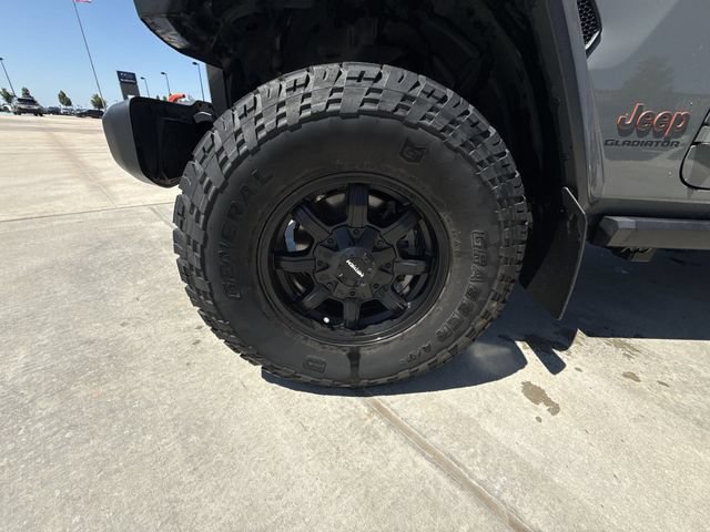 Used 2021 Jeep Gladiator Mojave w/ Dual Top Group AWD/4WD image 10