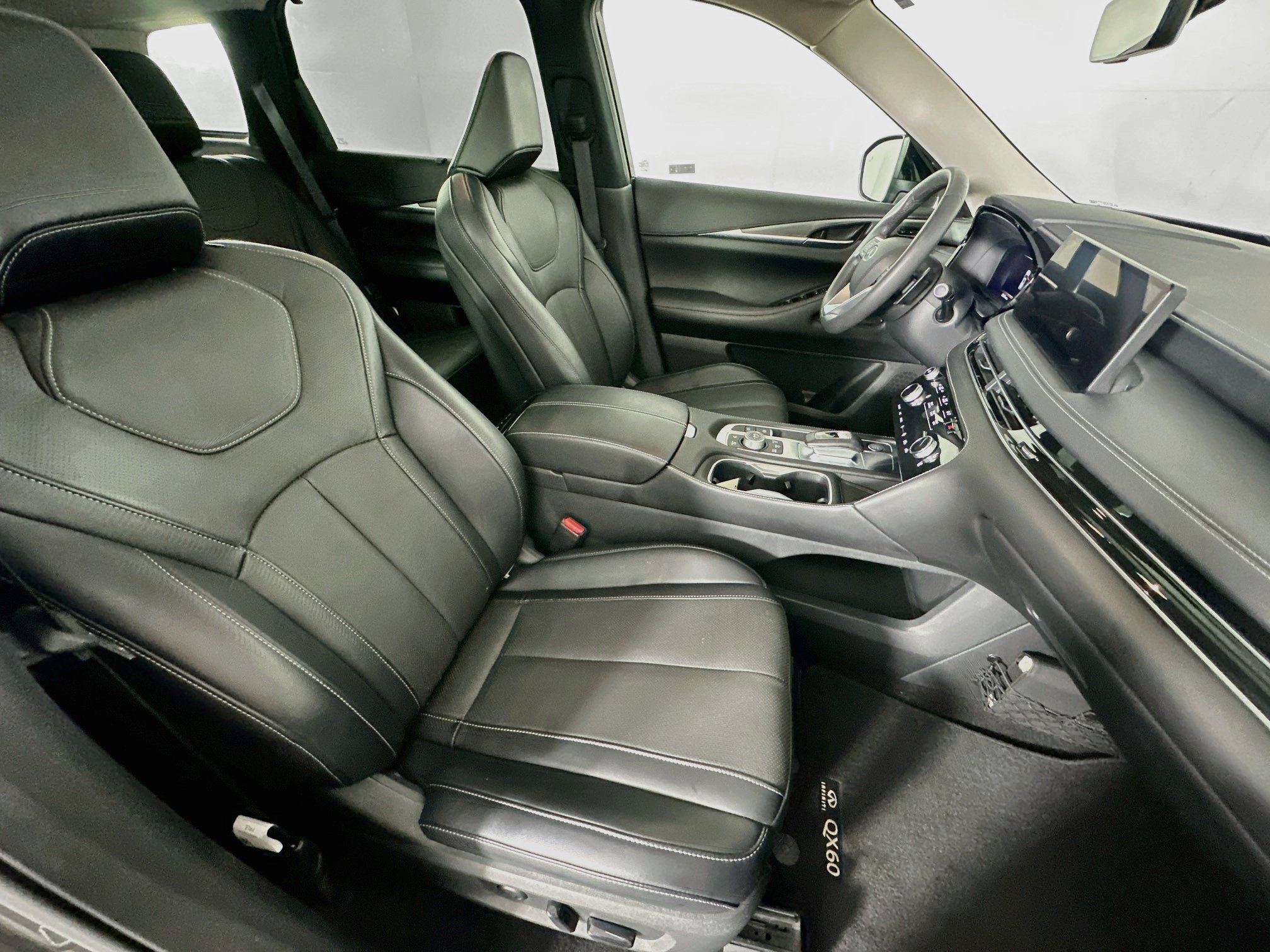 Used 2023 INFINITI QX60 Luxe w/ Cargo Package AWD/4WD image 34