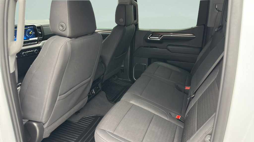 Used 2024 Chevrolet Silverado 1500 LT AWD/4WD image 12