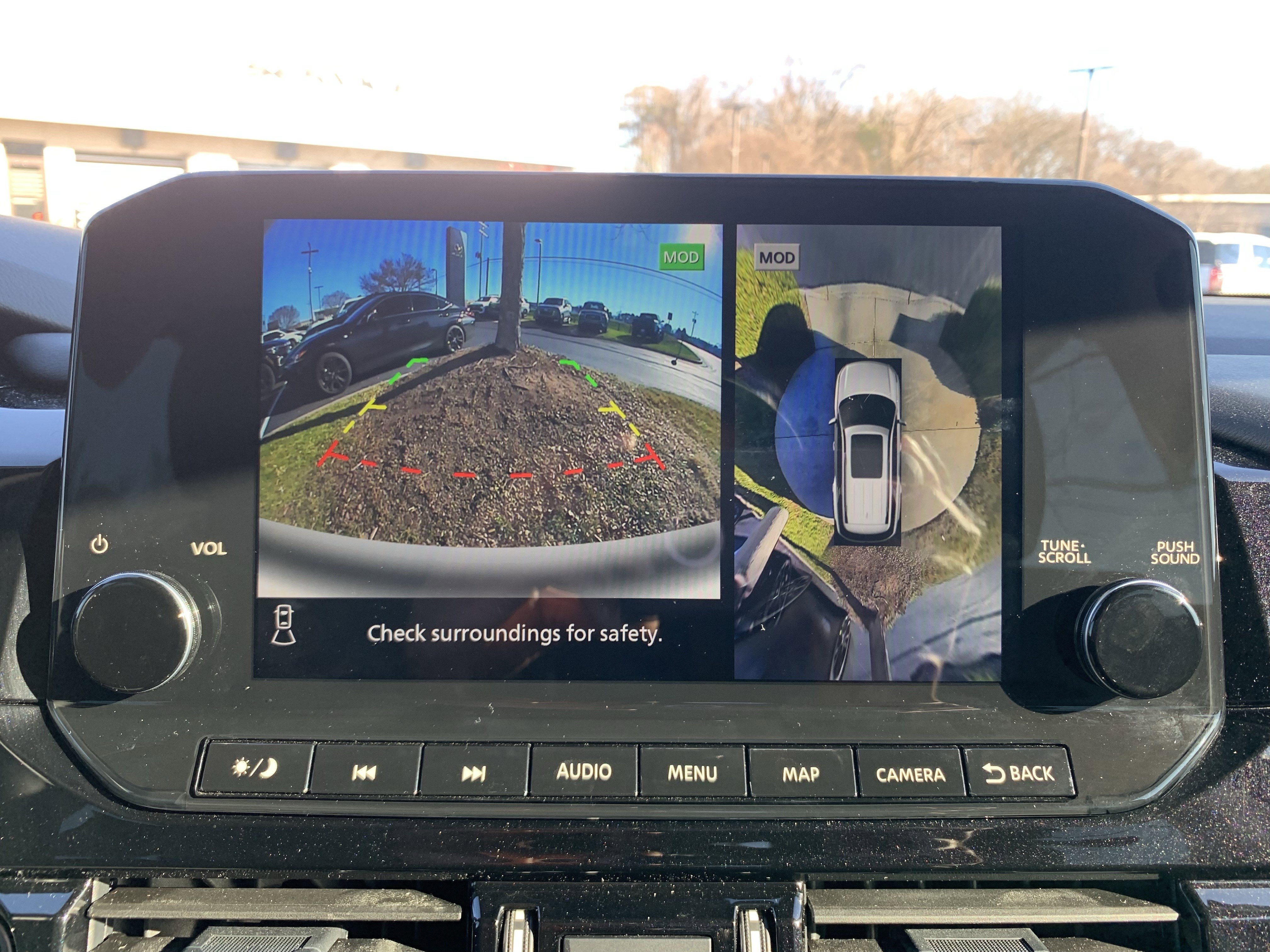 Used 2024 Nissan Pathfinder Platinum w/ Cargo Package image 25