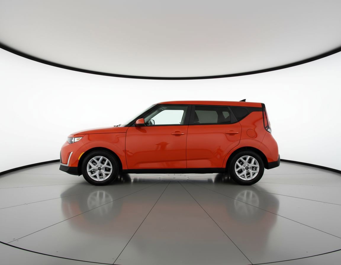 Used 2025 Kia Soul LX w/ LX Technology Package image 5