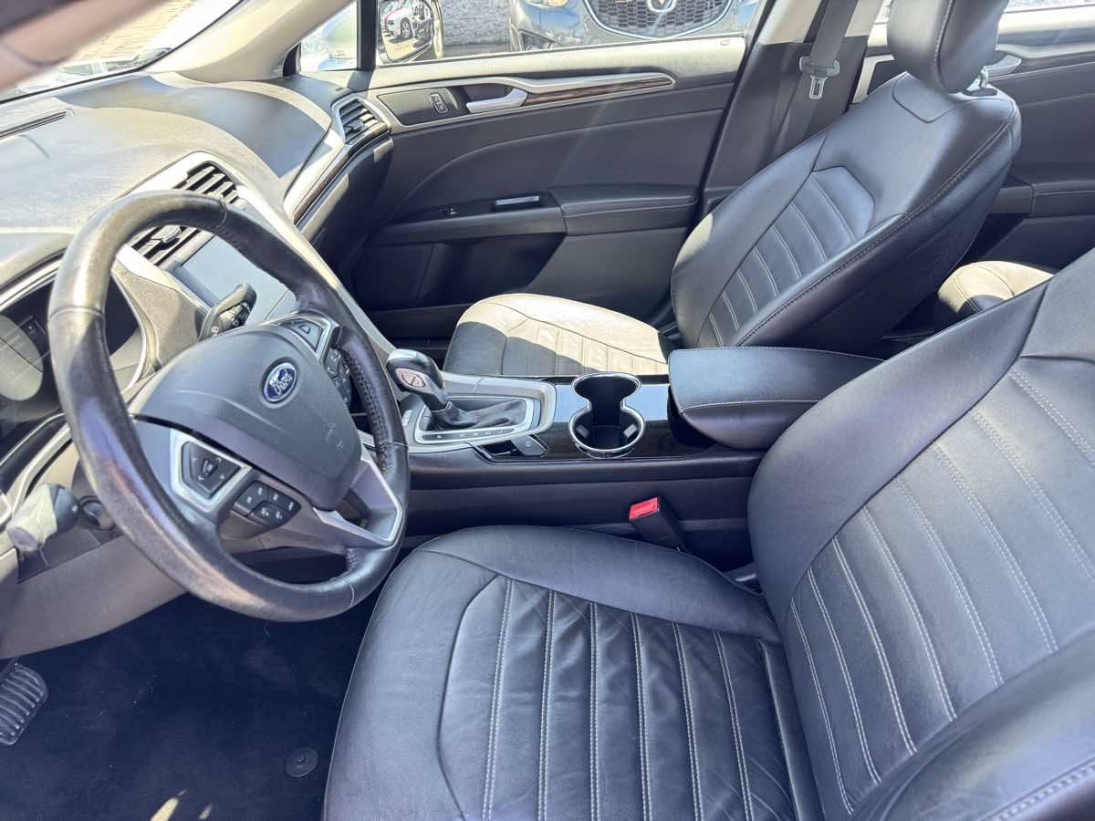 Used 2014 Ford Fusion Energi SE FWD image 36