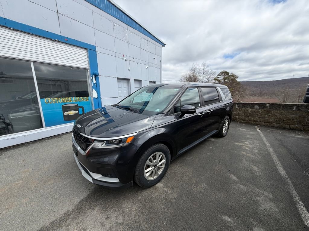 Used 2022 Kia Carnival LX FWD image 2