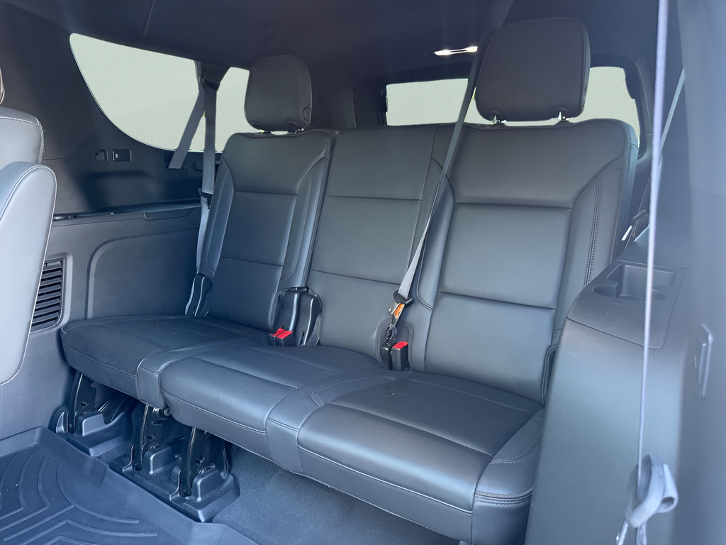 Used 2024 Chevrolet Suburban High Country AWD/4WD image 12