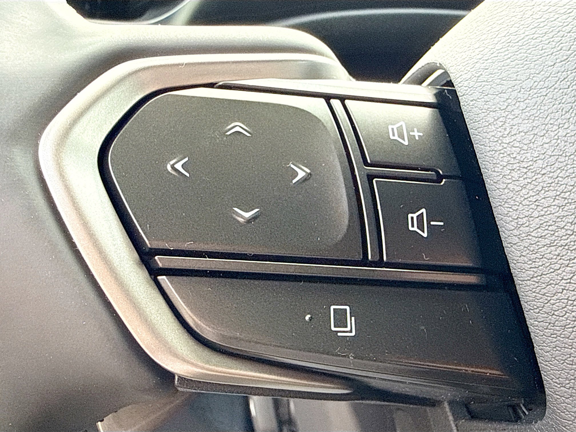 Used 2024 Lexus RZ 450e Premium image 38