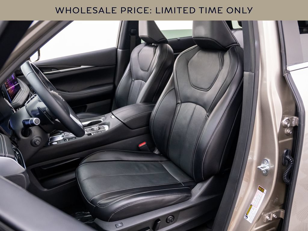 Used 2023 INFINITI QX60 Sensory w/ Vision Package AWD/4WD image 14