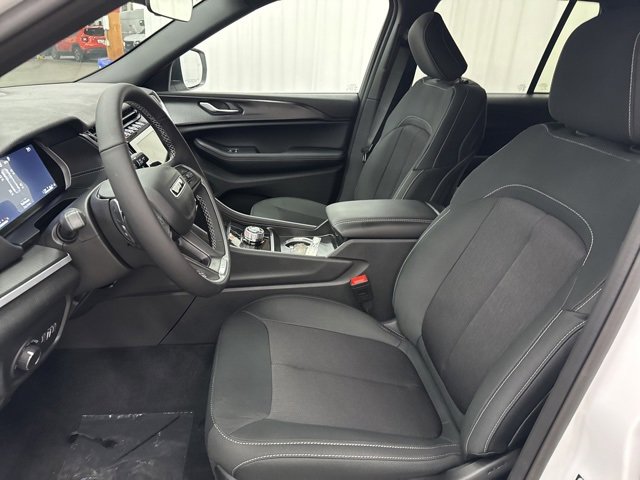 New 2025 Jeep Grand Cherokee Laredo X w/ Luxury Tech Group I image 4