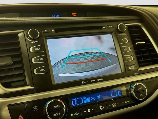 Used 2017 Toyota Highlander XLE w/ Carpet Mat Package AWD/4WD image 23