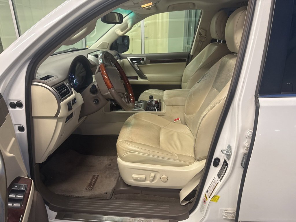 Used 2012 Lexus GX 460 image 2