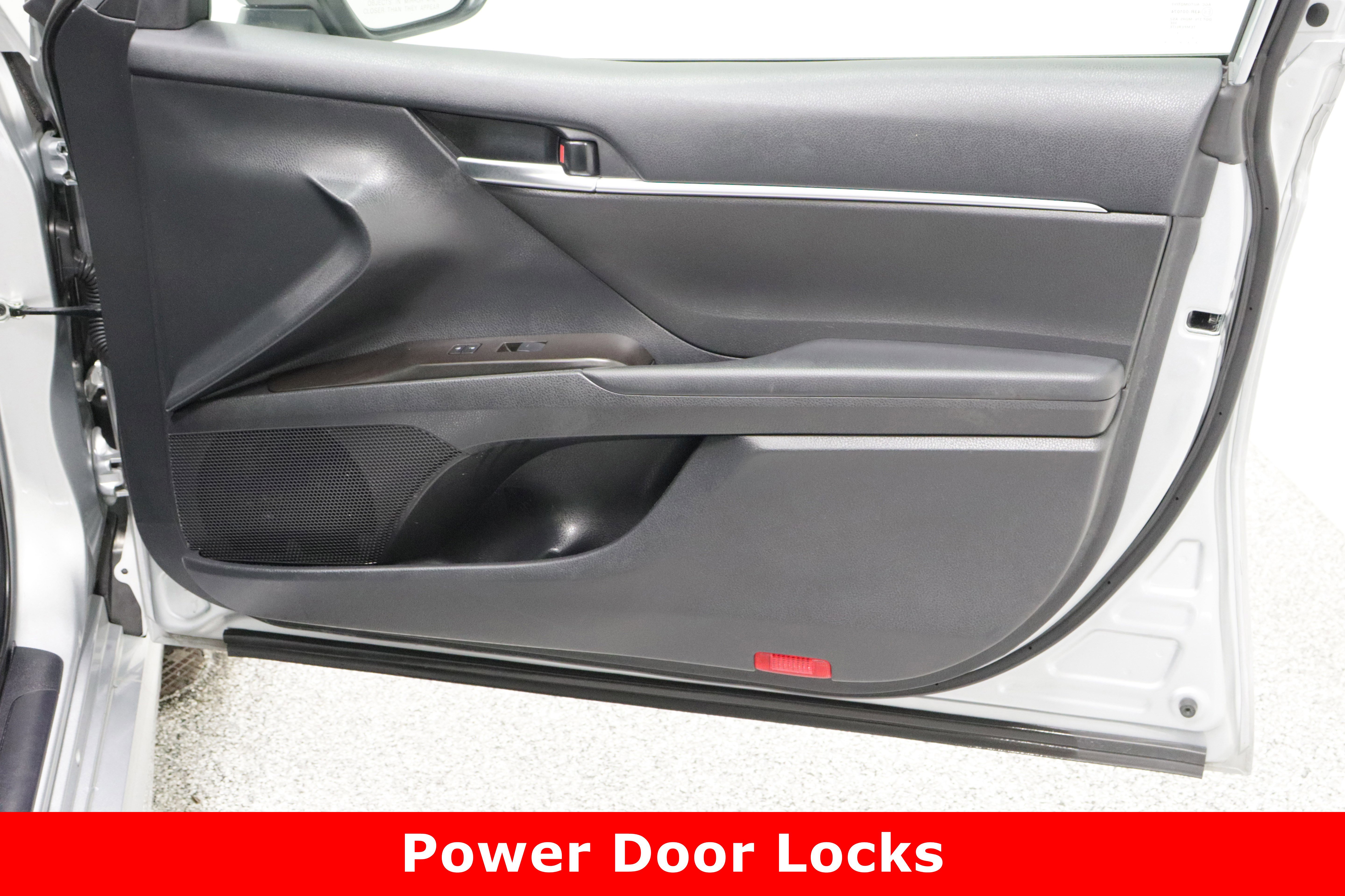 Used 2024 Toyota Camry SE image 32