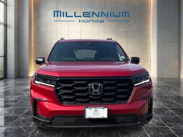 Certified 2025 Honda Pilot Sport image 8