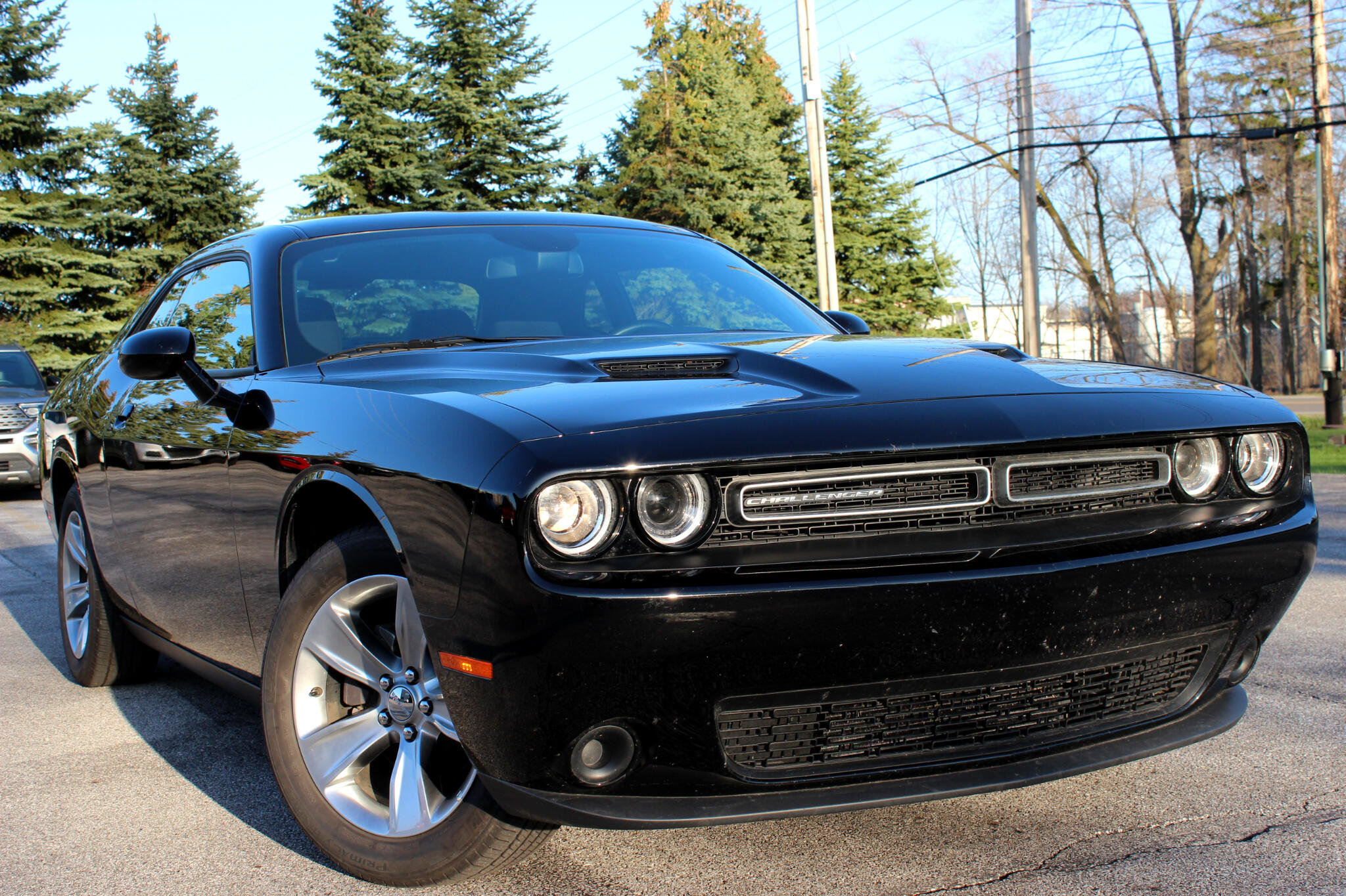 Used 2021 Dodge Challenger SXT image 2