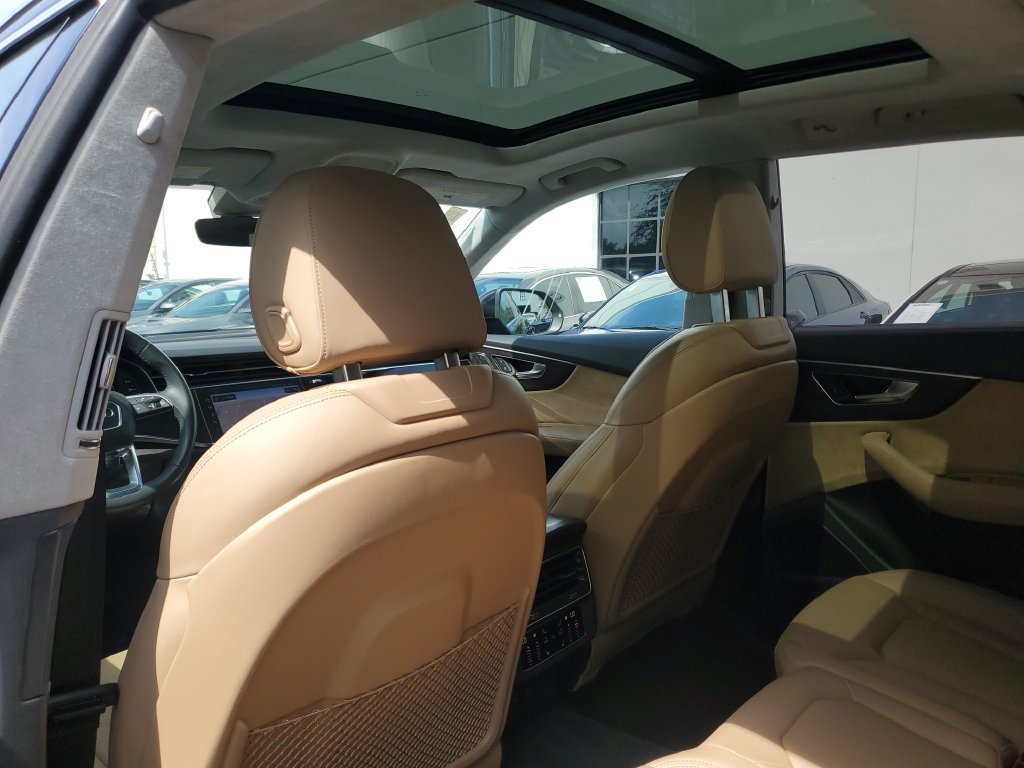 Used 2019 Audi Q8 Prestige w/ Luxury Package AWD/4WD image 15