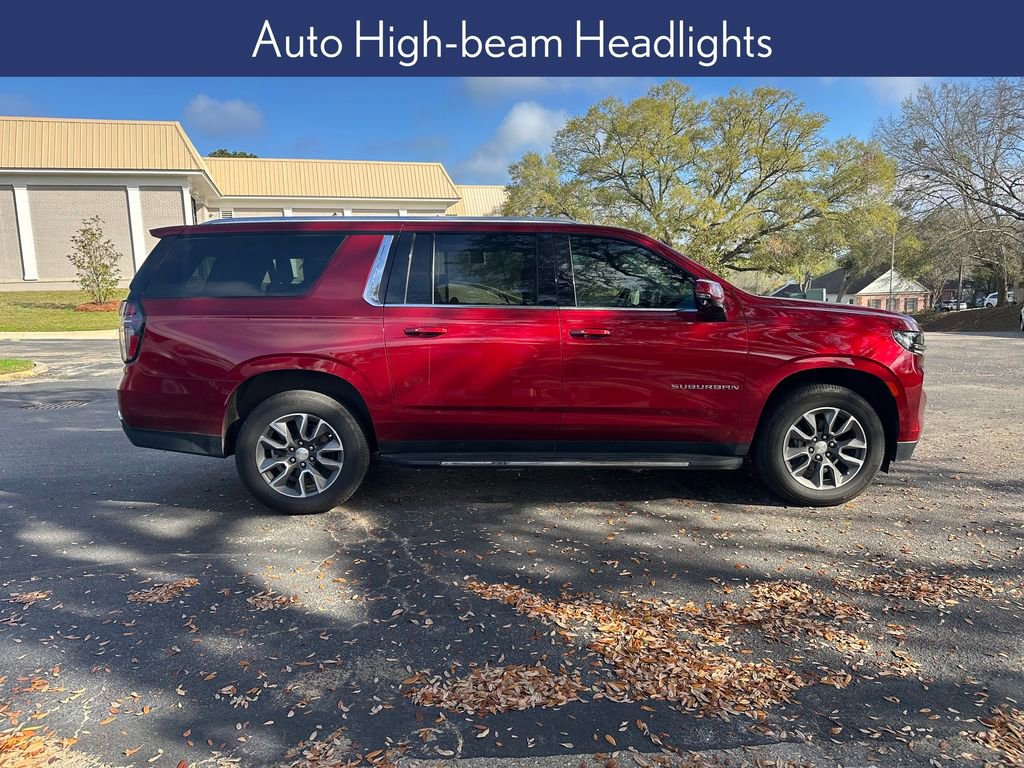 Used 2022 Chevrolet Suburban LT w/ Luxury Package image 22