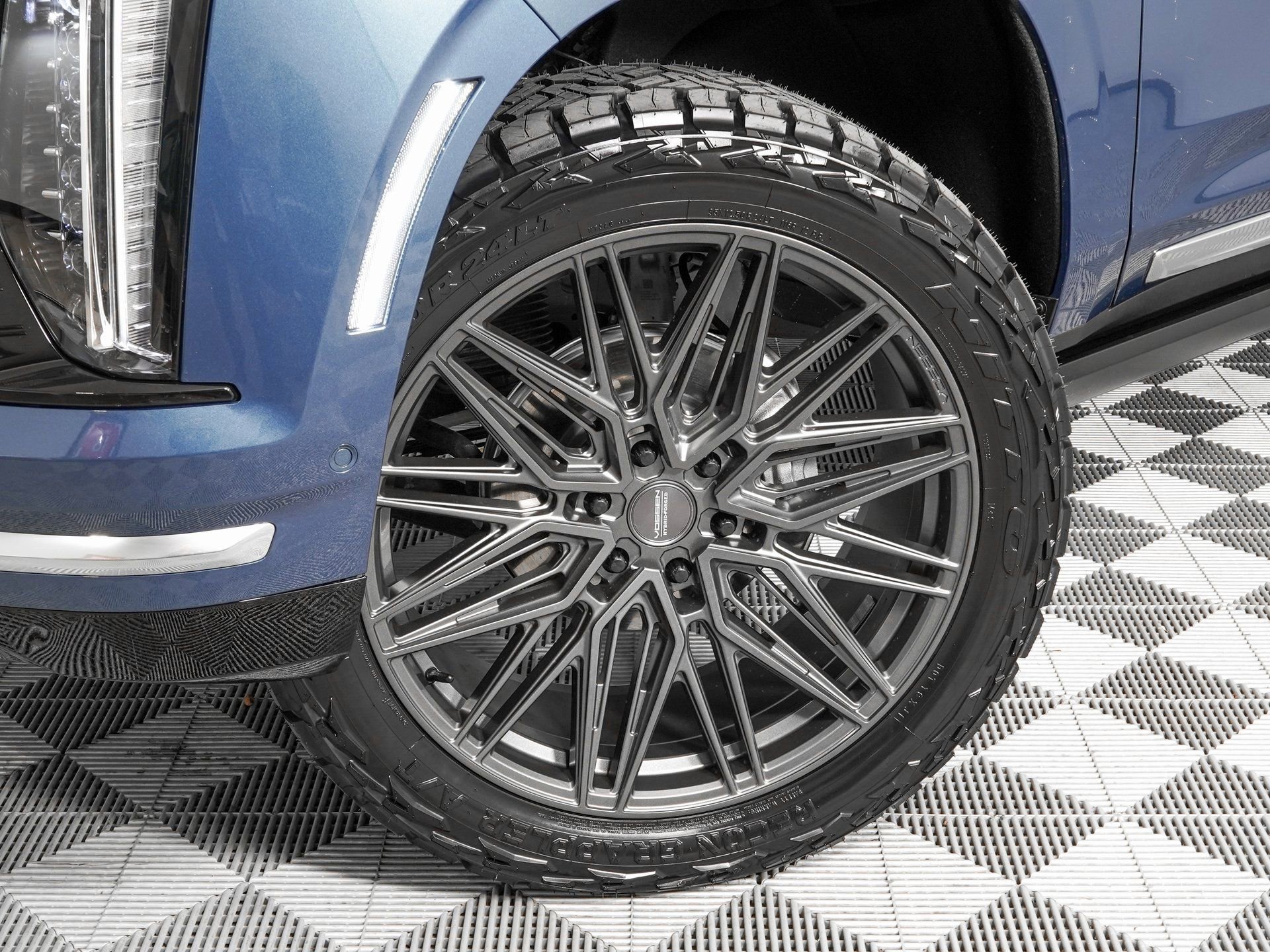 Used 2026 Cadillac Escalade Luxury w/ LPO, Radiant Package image 35