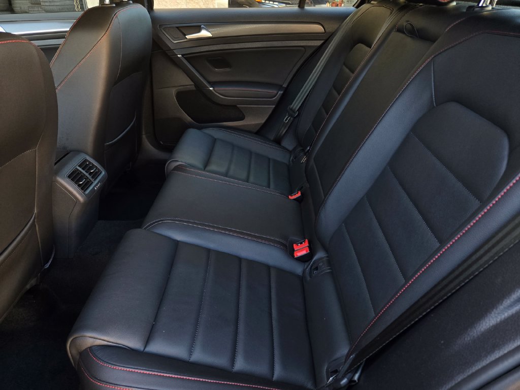 Used 2021 Volkswagen GTI SE FWD image 15