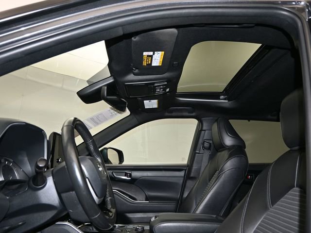 Certified 2023 Toyota Highlander XSE image 26