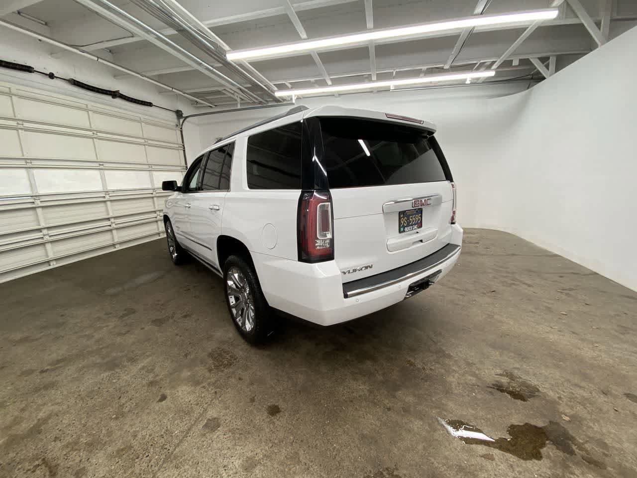 Used 2016 GMC Yukon Denali w/ Open Road Package AWD/4WD image 4