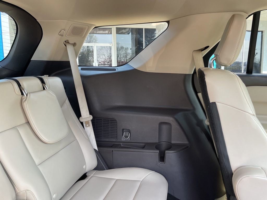 Used 2020 Ford Explorer Platinum w/ Premium Technology Package image 39