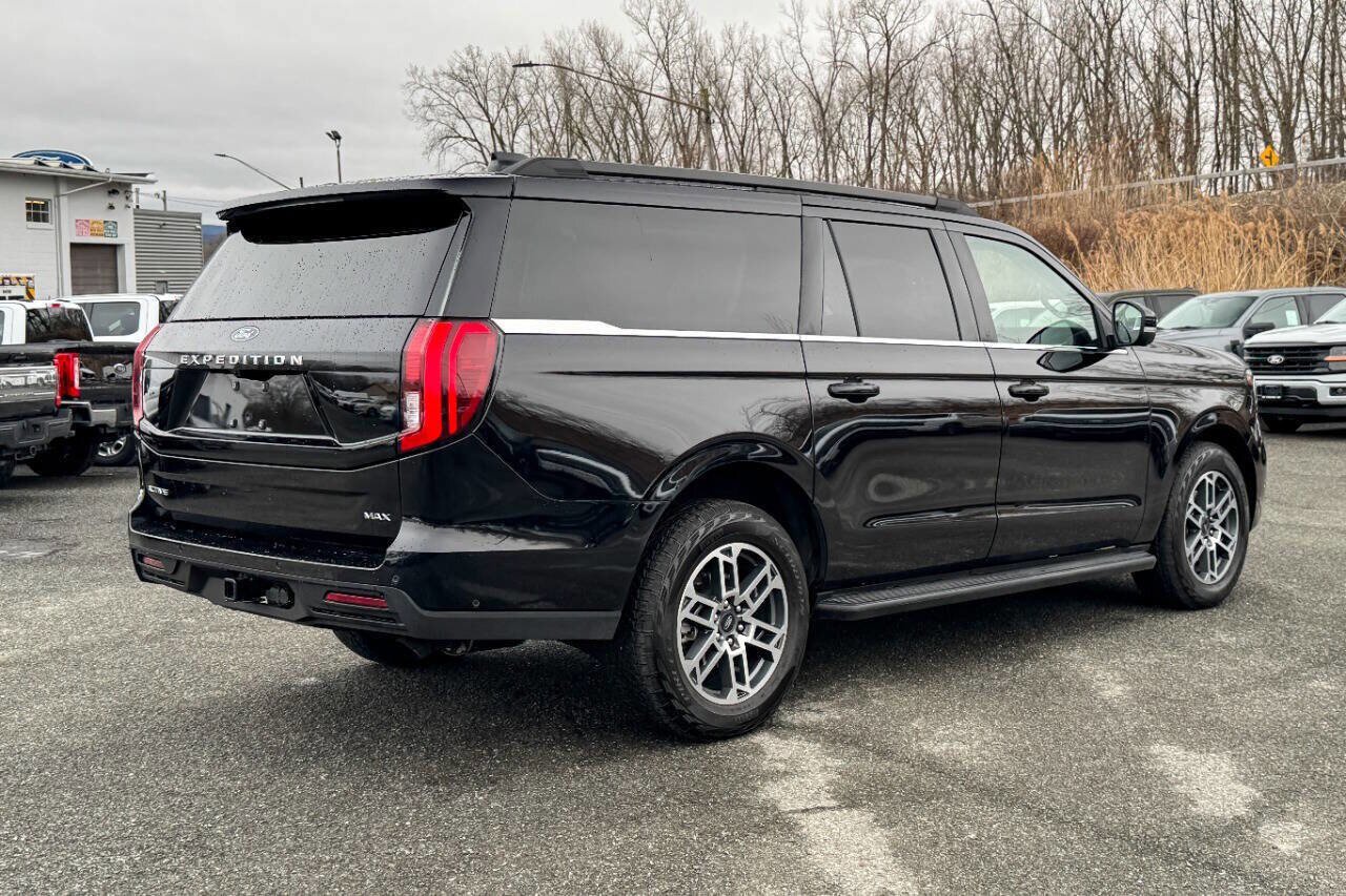 Used 2025 Ford Expedition Max Active image 3