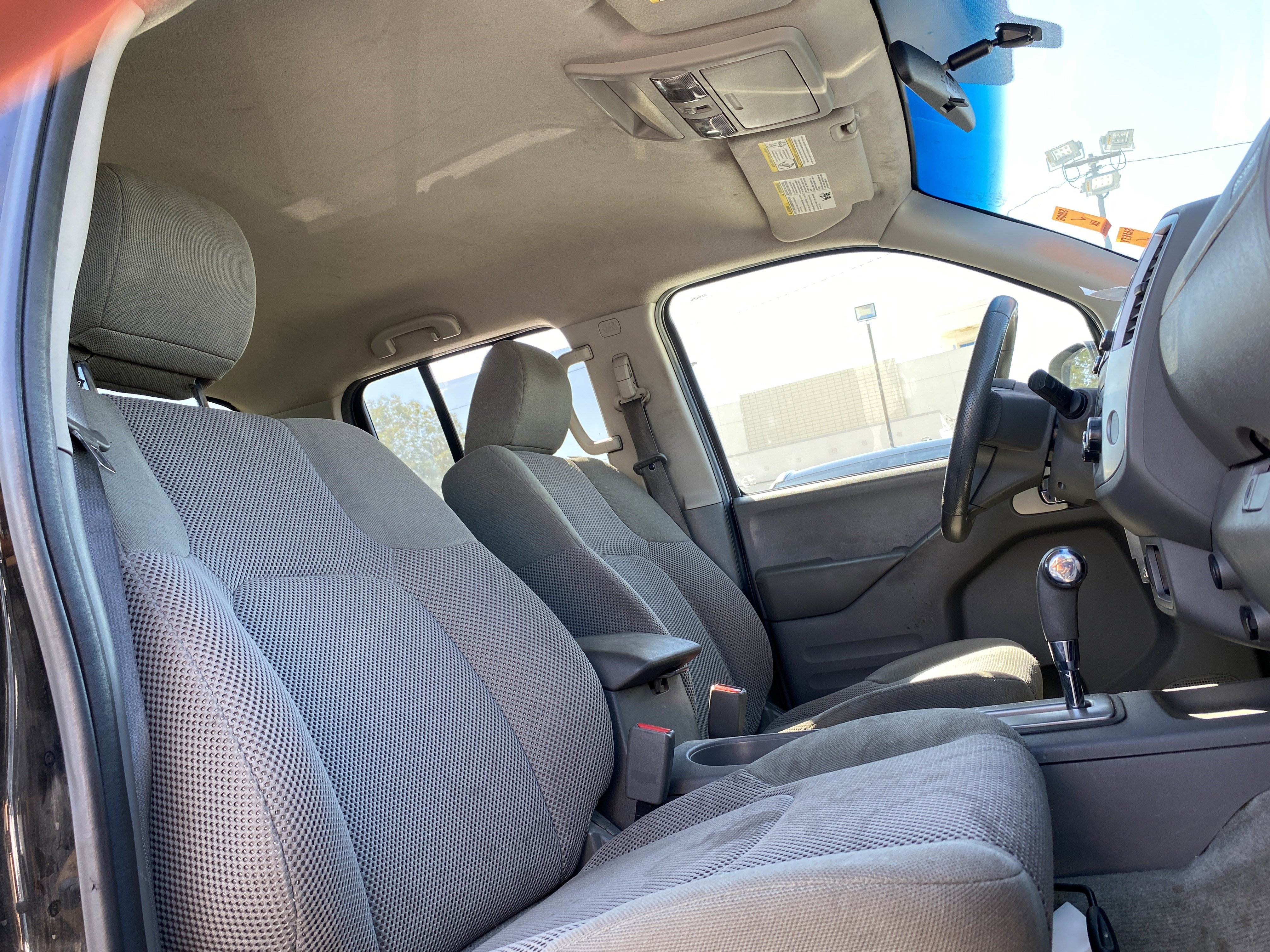 Used 2018 Nissan Frontier SV image 20