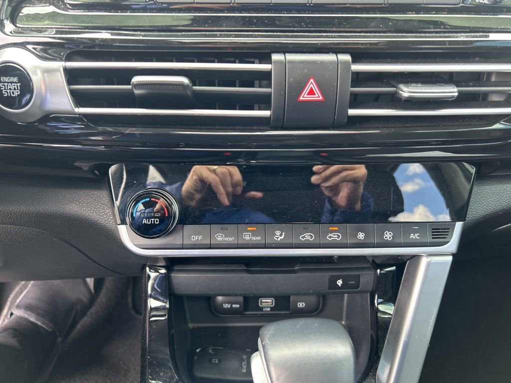 Certified 2022 Kia Seltos EX image 13