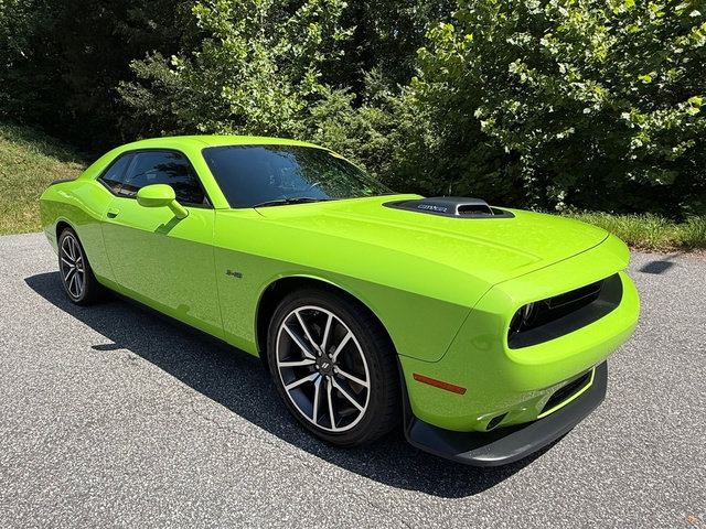 Used 2023 Dodge Challenger R/T w/ Plus Package RWD image 4