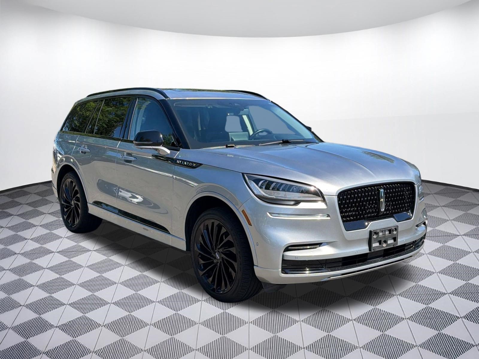 Used 2024 Lincoln Aviator Reserve w/ Jet Package AWD/4WD image 7