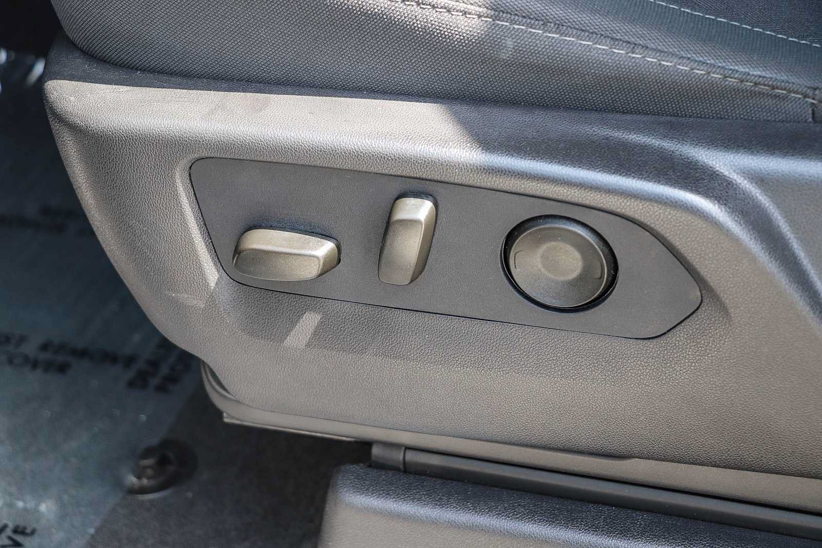 Used 2026 Chevrolet Silverado 1500 LT RWD image 18