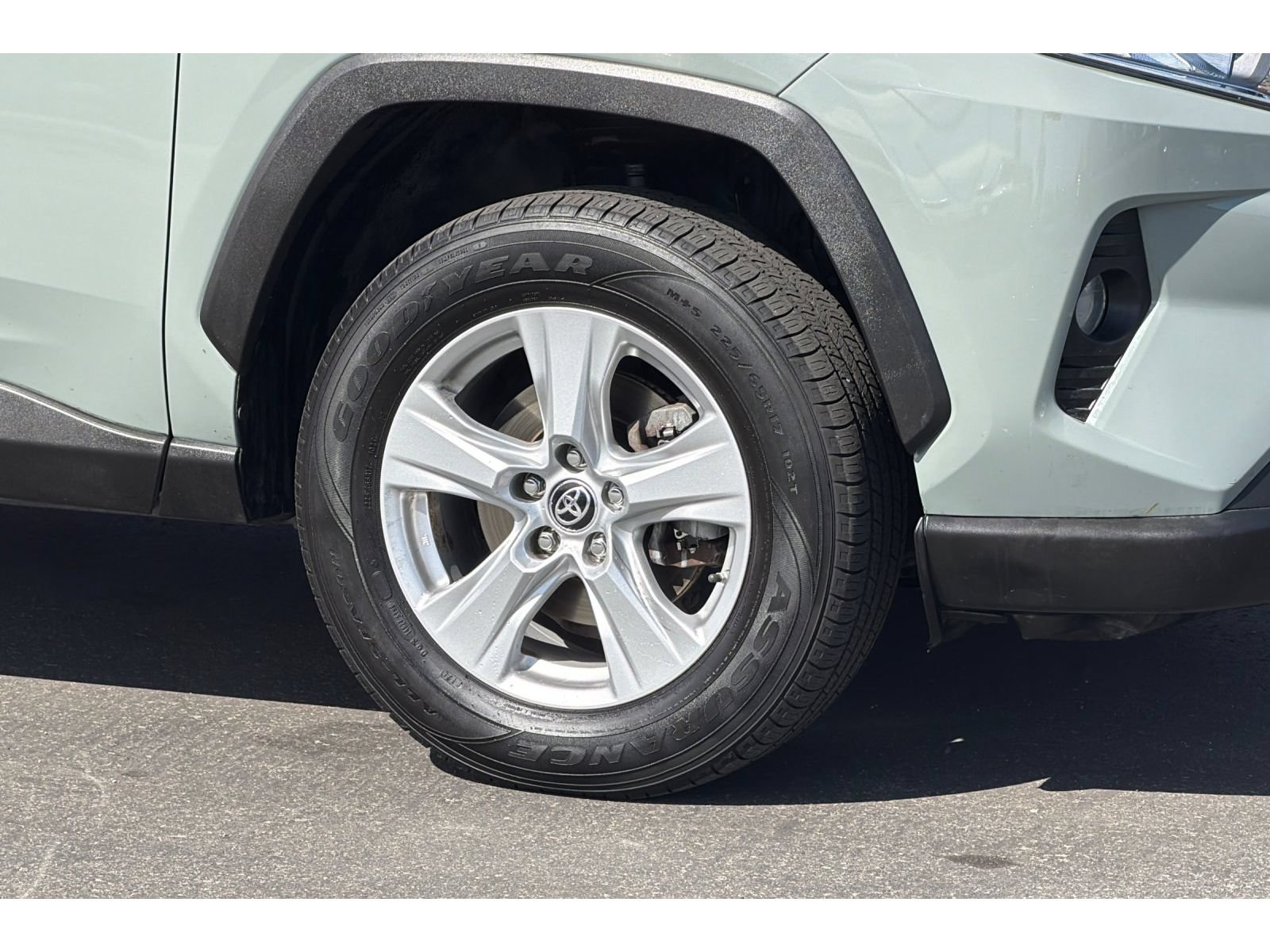 Used 2019 Toyota RAV4 XLE AWD/4WD image 33