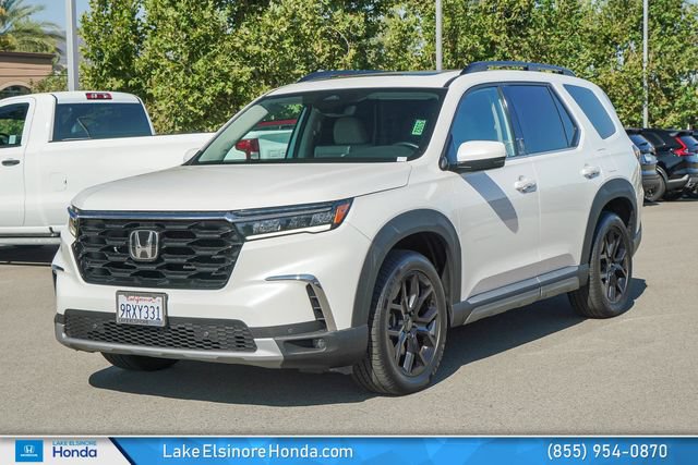 Used 2025 Honda Pilot Touring image 4