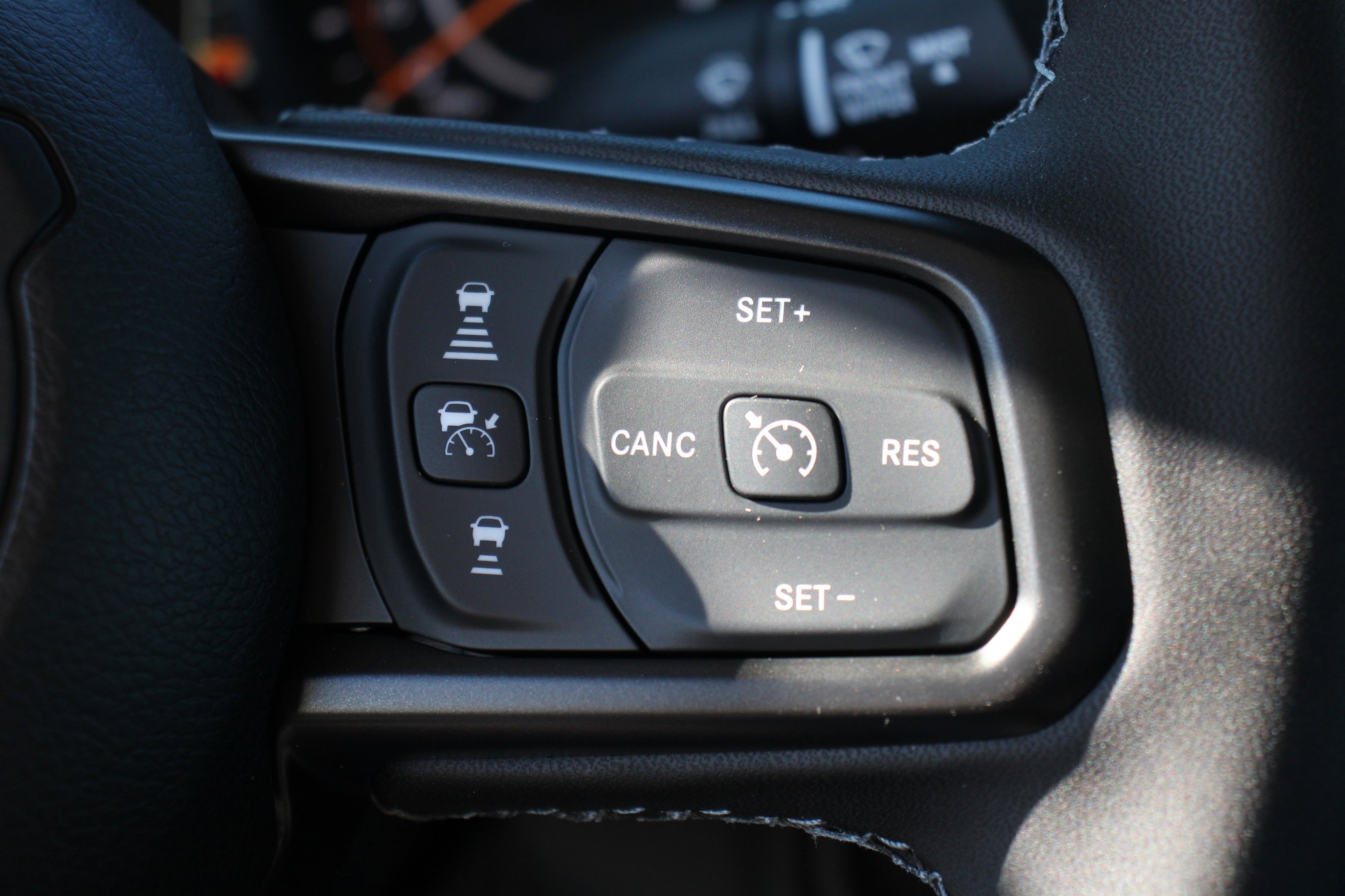 Used 2026 Jeep Gladiator Rubicon w/ Technology Group AWD/4WD image 10