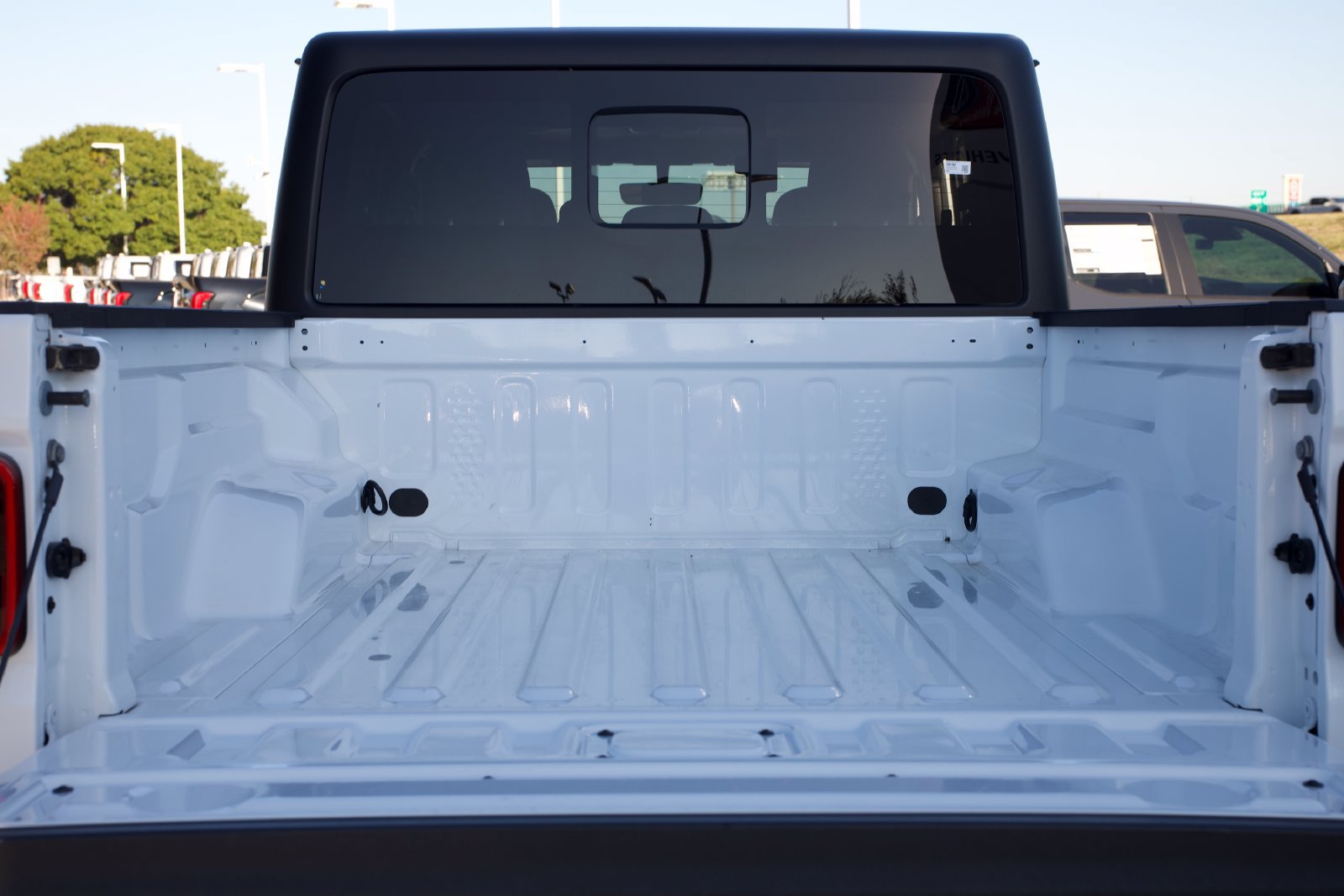 Used 2023 Jeep Gladiator Rubicon w/ Cold Weather Group AWD/4WD image 33