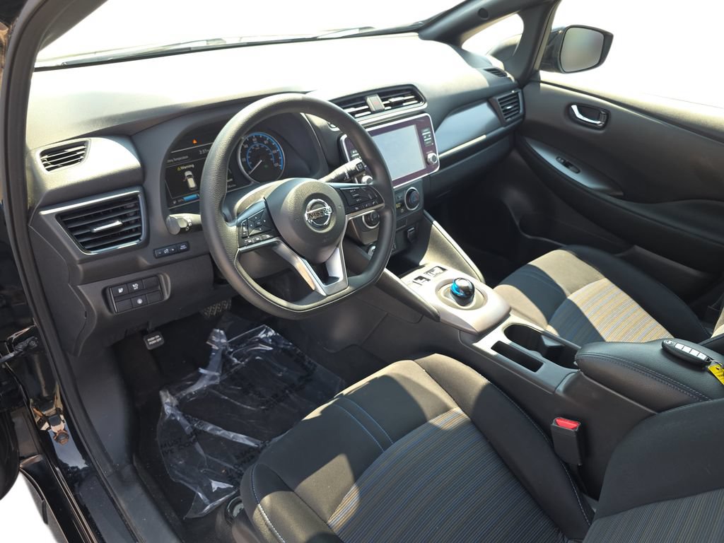 Used 2022 Nissan Leaf S FWD image 16