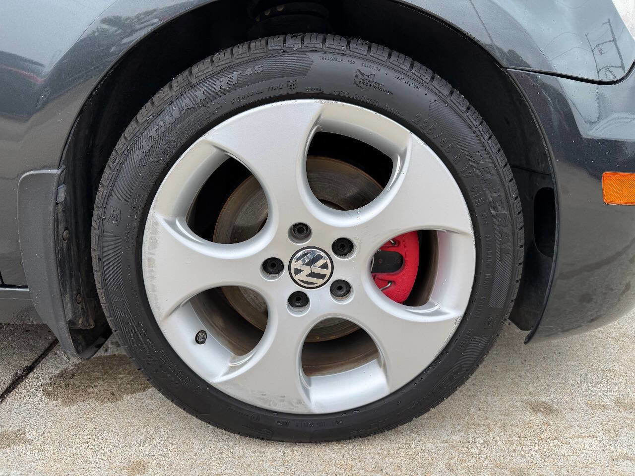 Used 2010 Volkswagen GTI 4-Door image 19