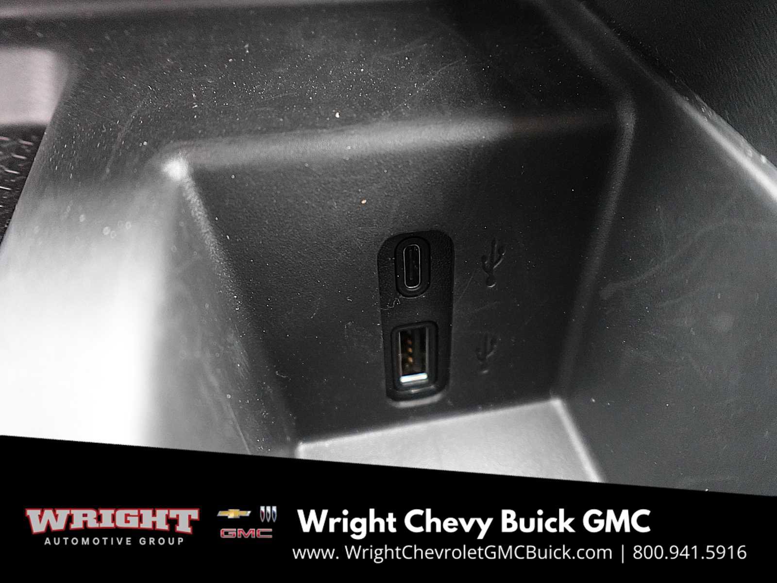 Used 2025 GMC Acadia AT4 w/ Luxury Package image 23