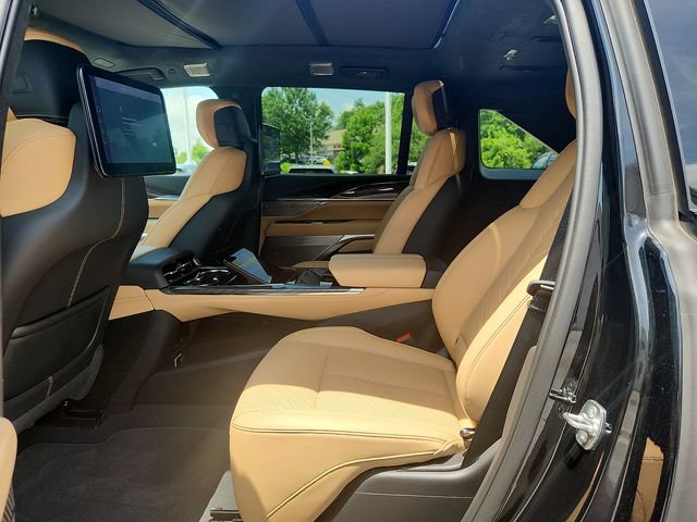 Certified 2025 Cadillac Escalade IQ Luxury 2 AWD/4WD image 10
