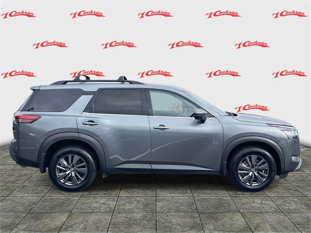 Certified 2022 Nissan Pathfinder SV image 1