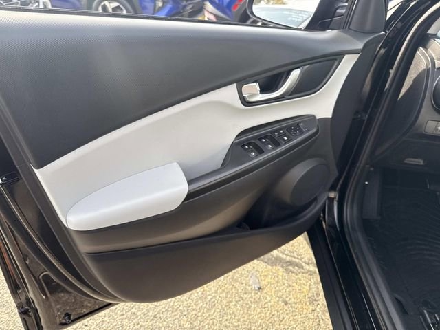 Certified 2023 Hyundai Kona SEL w/ Convenience Package image 19