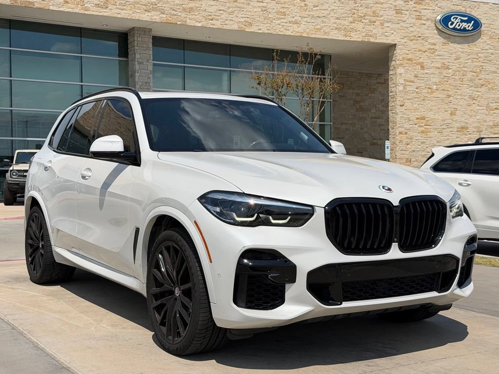 Used 2023 BMW X5 M50i w/ Parking Assistance Package AWD/4WD image 18